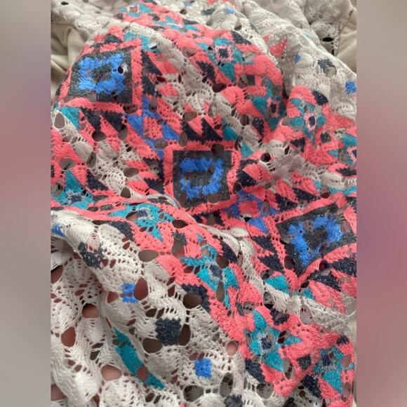 Maurices NWT Women's 2X Boho Colorful Aztec Sheer Crochet Short Sleeve Top Art - Picture 10 of 11
